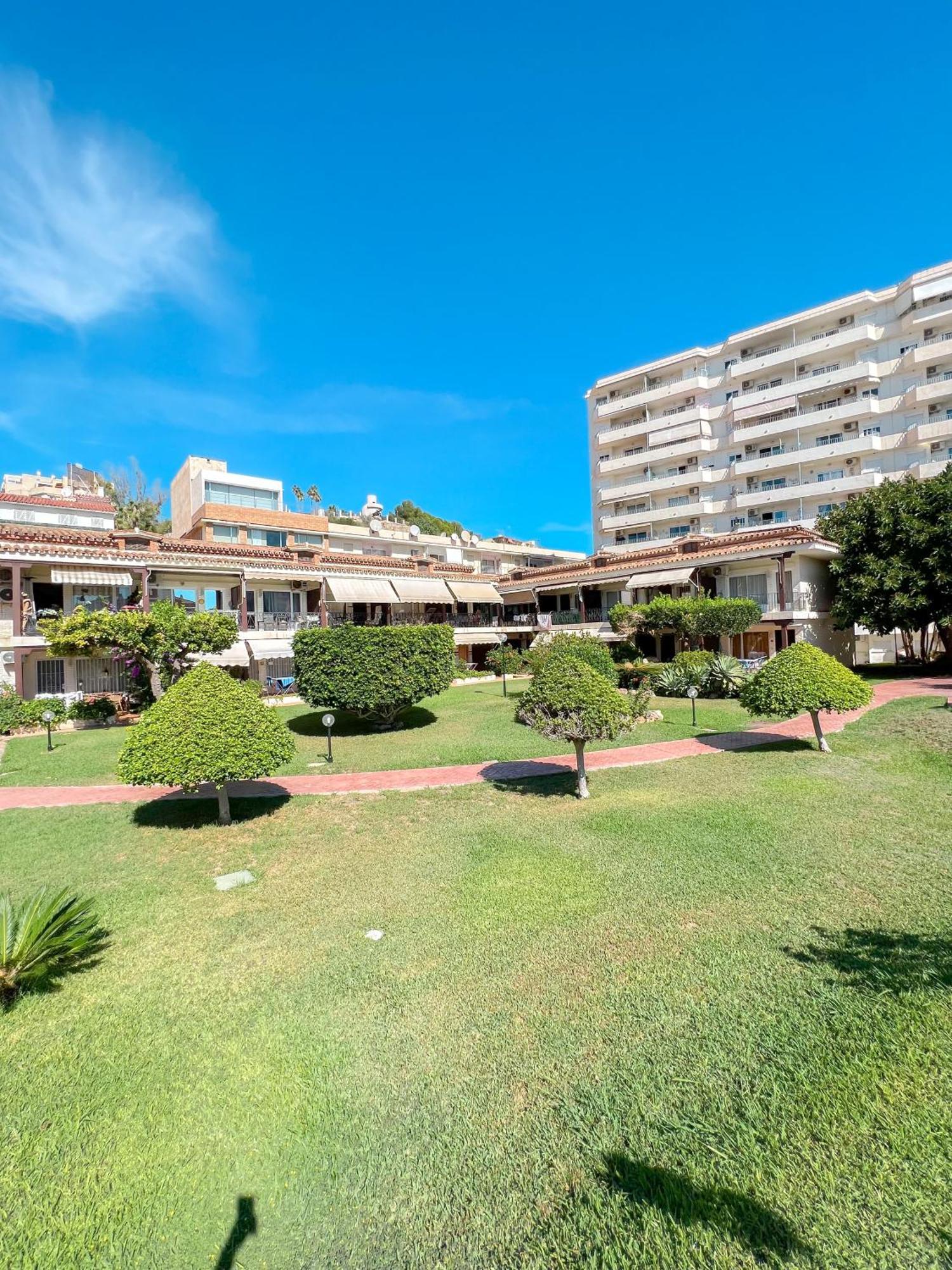 Cozy & Sunny Carihuela Park Apartment Torremolinos Exterior photo